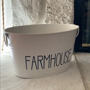 Farmhouse bucket